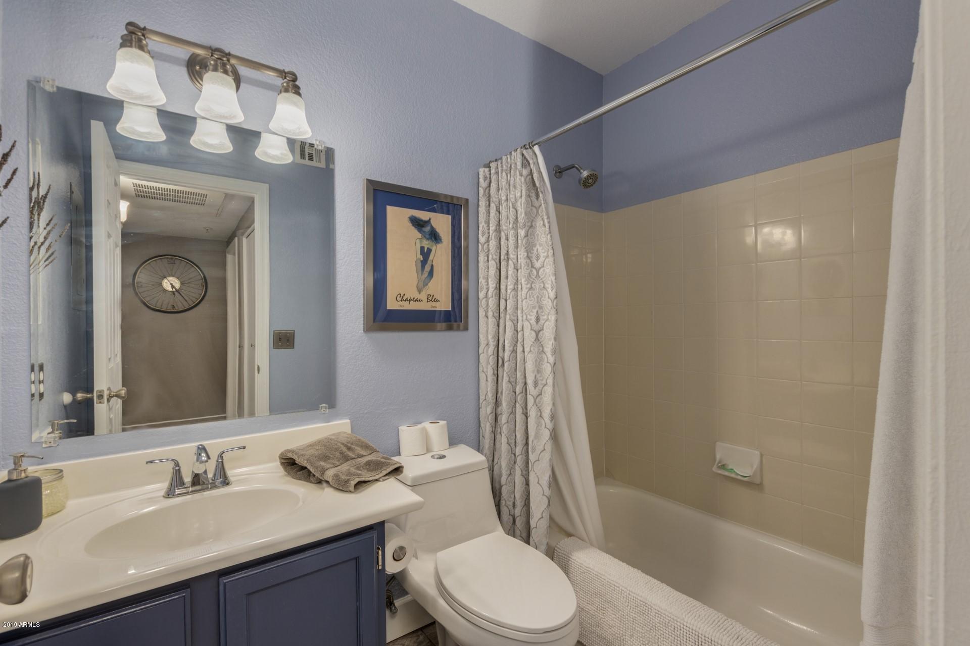 1825 West Ray Road, Unit 2001 Chandler, AZ 85224 - Photo 15 of 44 Guest Bath