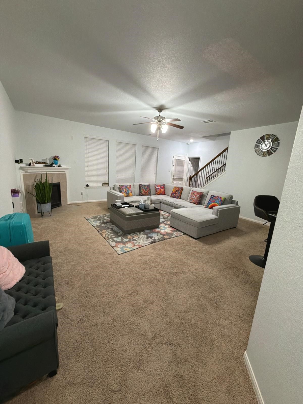 2623 Hunters Side Trail Fresno, TX 77545 - Photo 3 of 12 a living room with furniture and a mirror