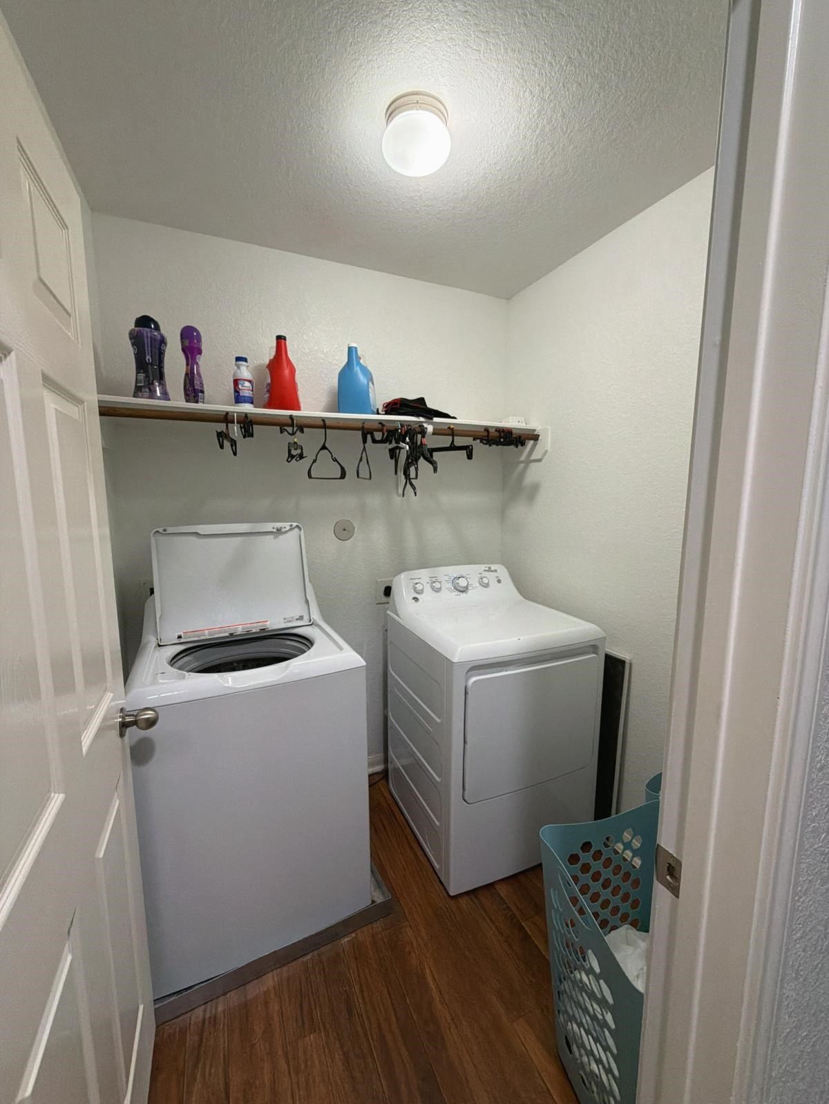 2623 Hunters Side Trail Fresno, TX 77545 - Photo 6 of 12 a utility room with dryer and washer
