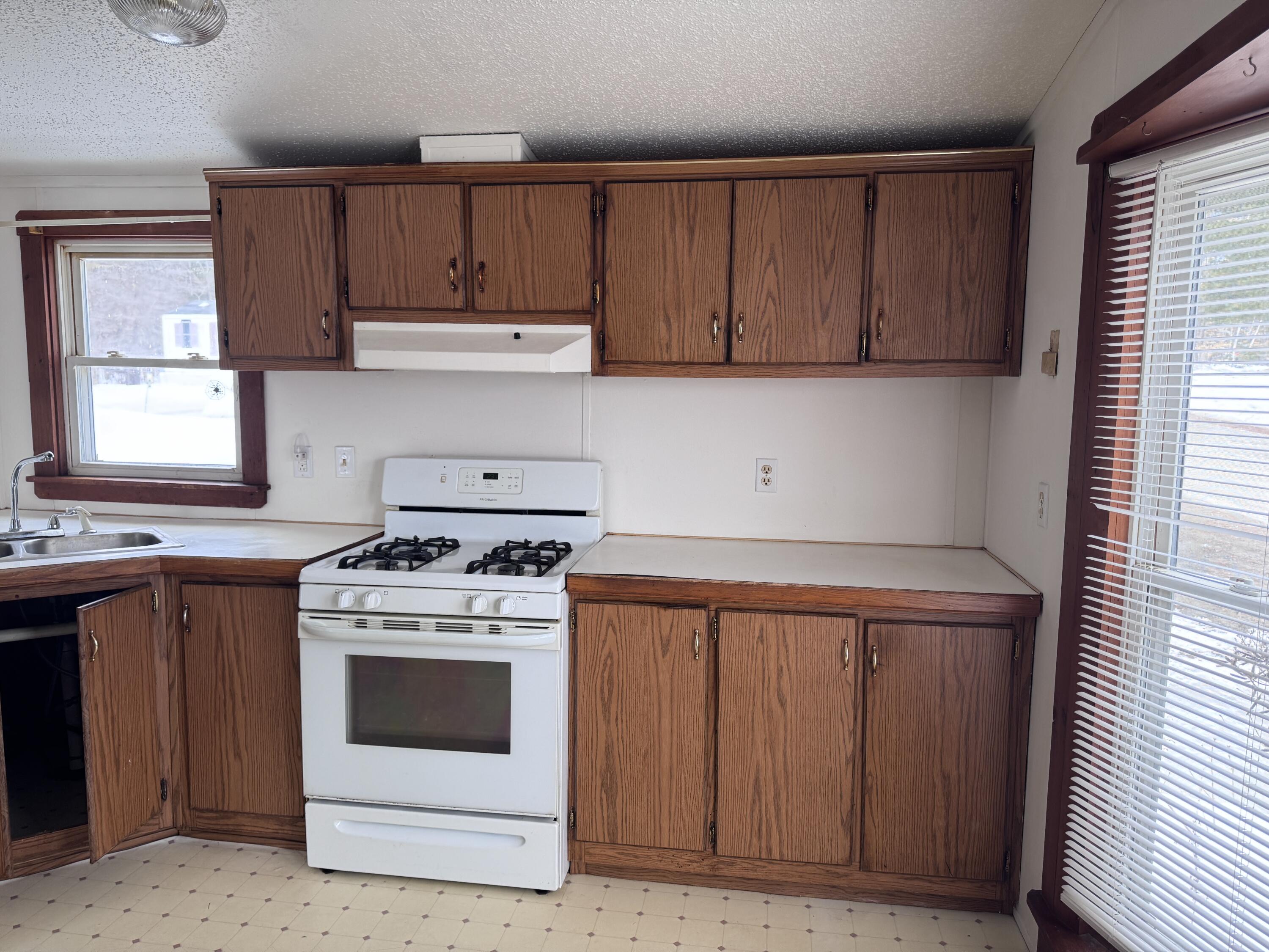 150 Galilee Road Farmington, ME 04938 - Photo 7 of 41 IMG_7494
