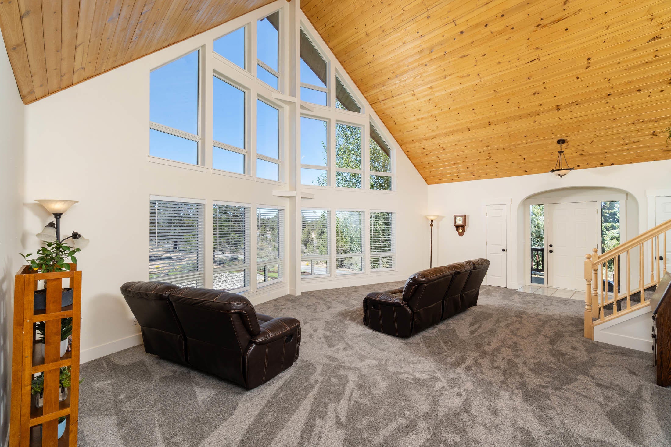 60786 Bozeman Trail Bend, OR 97702 - Photo 6 of 22 06