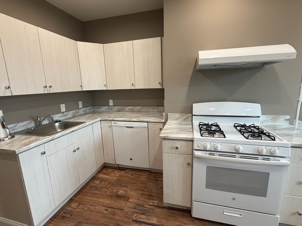 628 East 3rd Street, Unit 2 Boston, MA 02127 - Photo 19 of 21