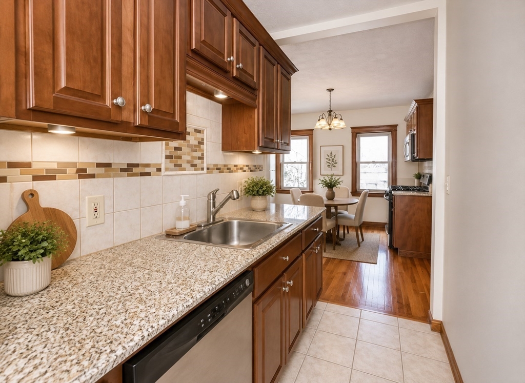 278 Greenwood Street, Unit 2 Worcester, MA 01607 - Photo 9 of 31