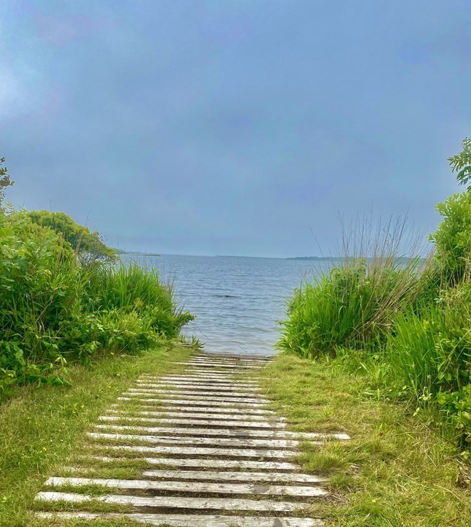 35 Plum Bush Point Road West Tisbury, MA 02568 - Photo 6 of 7