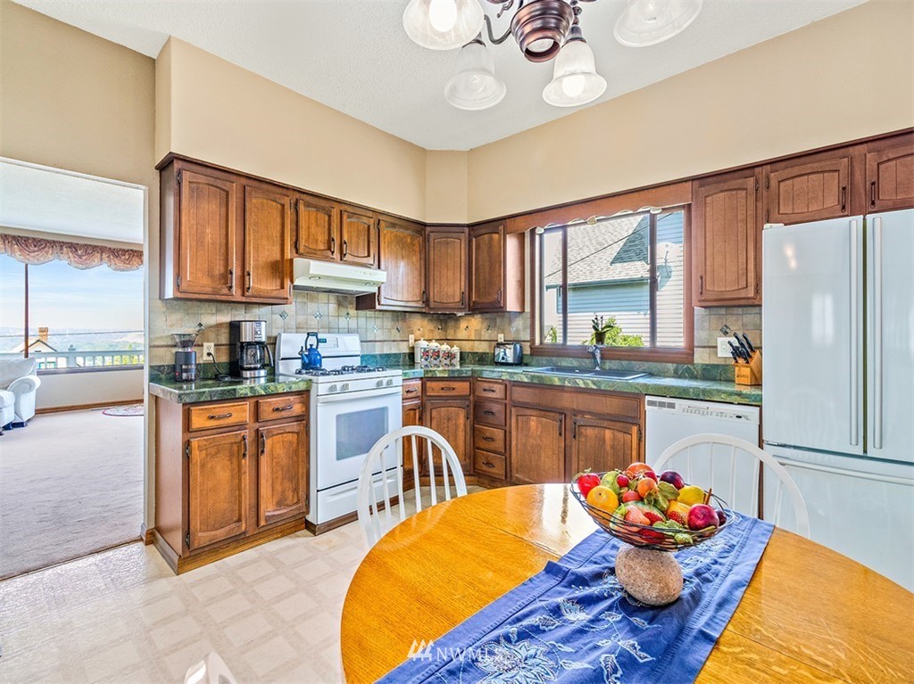804 Renton Avenue South Renton, WA 98057 - Photo 7 of 20