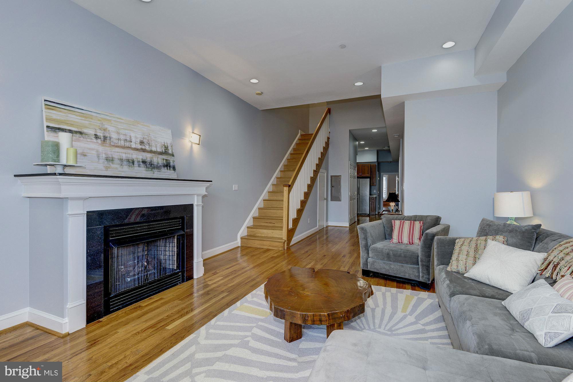 1328 Park Road Northwest, Unit A Washington, DC 20010 - Photo 5 of 12 Living Room