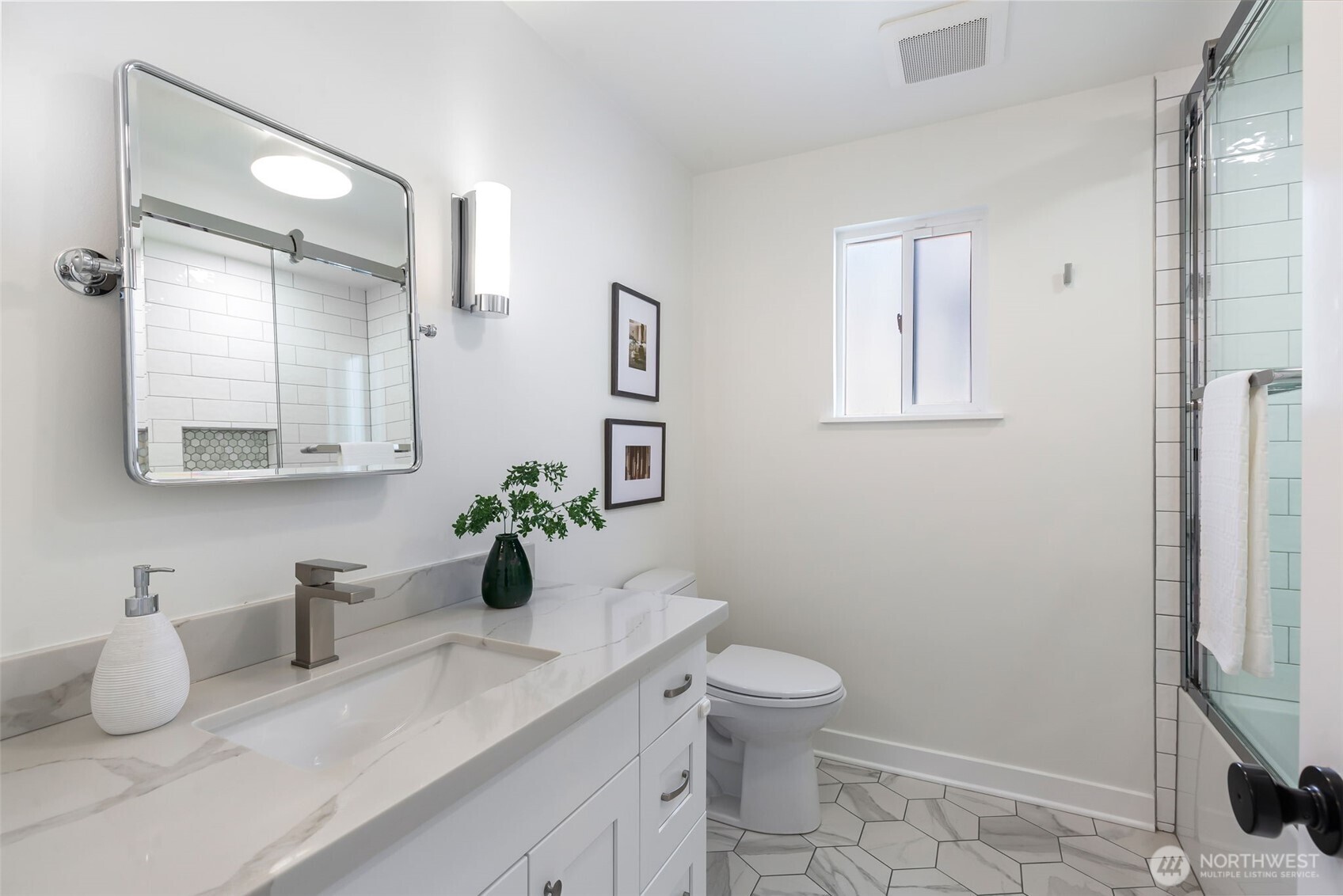 336 Northwest 46th Street Seattle, WA 98107 - Photo 19 of 31