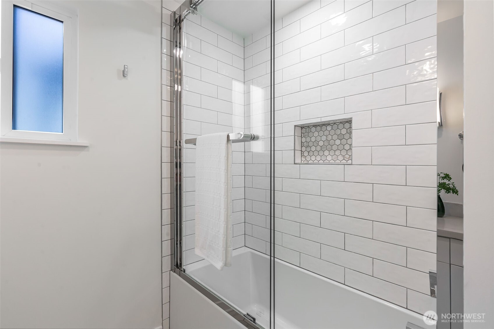 336 Northwest 46th Street Seattle, WA 98107 - Photo 20 of 31