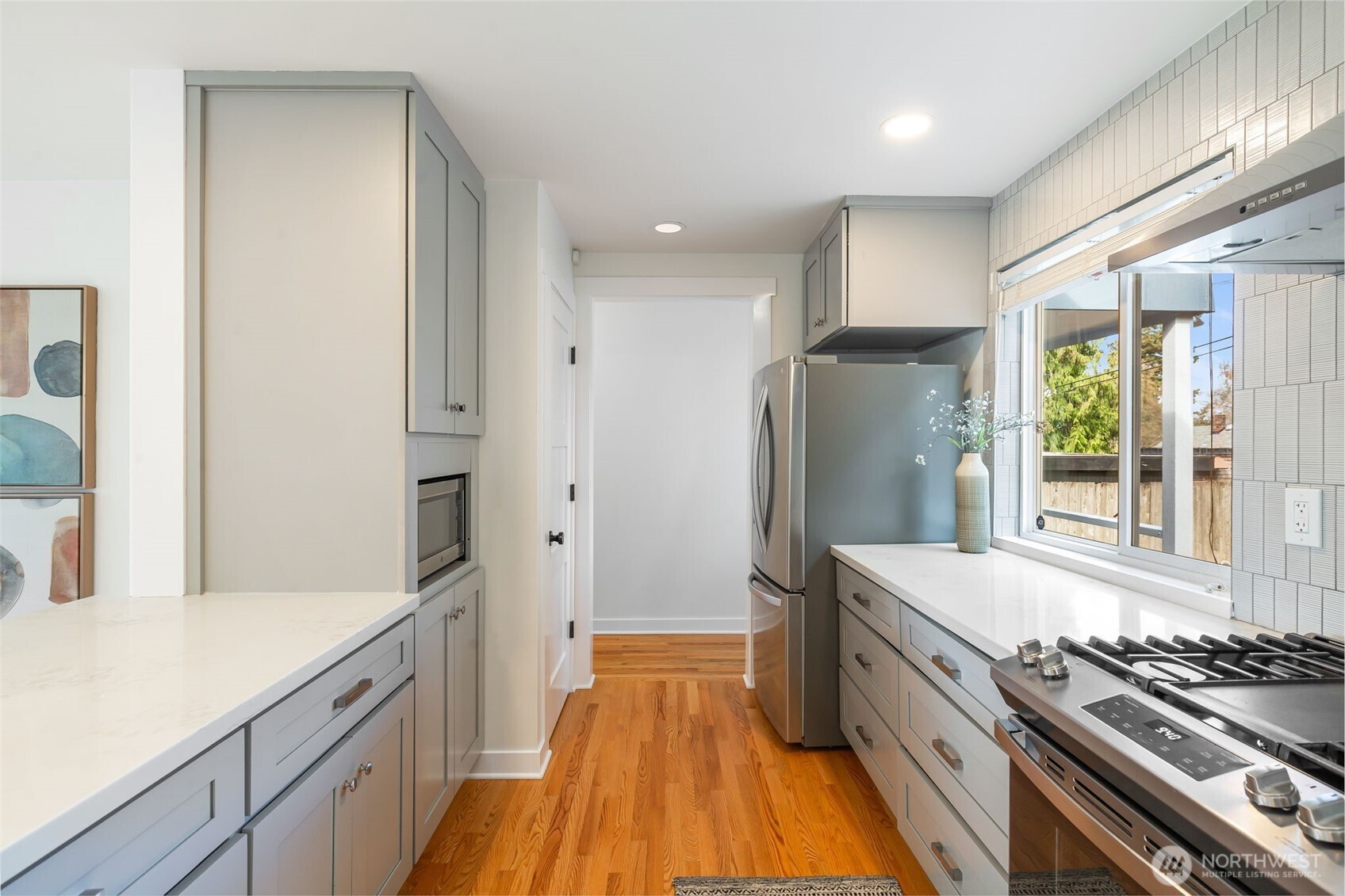 336 Northwest 46th Street Seattle, WA 98107 - Photo 9 of 31