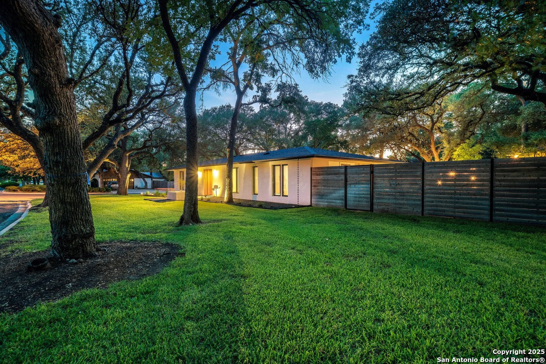 8900 Point W Drive Austin, TX 78759 - Photo 20 of 29 a view of outdoor space with a garden
