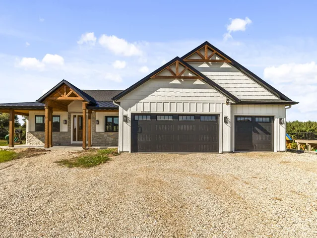 $899,900 | W151N11847 Mistletoe Road, Germantown, WI 53022