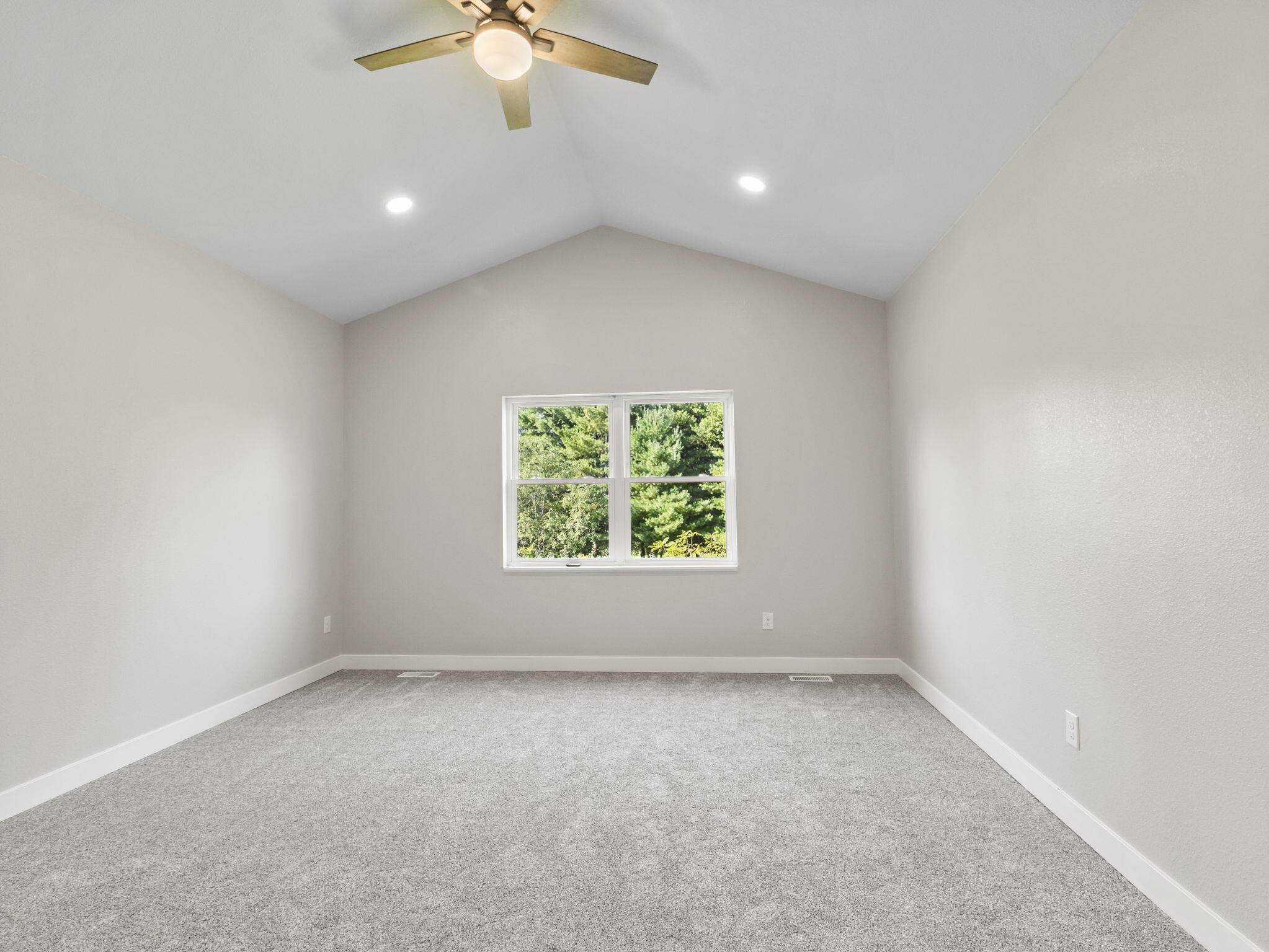 W151N11847 Mistletoe Road Germantown, WI 53022 - Photo 24 of 42 Master bedroom