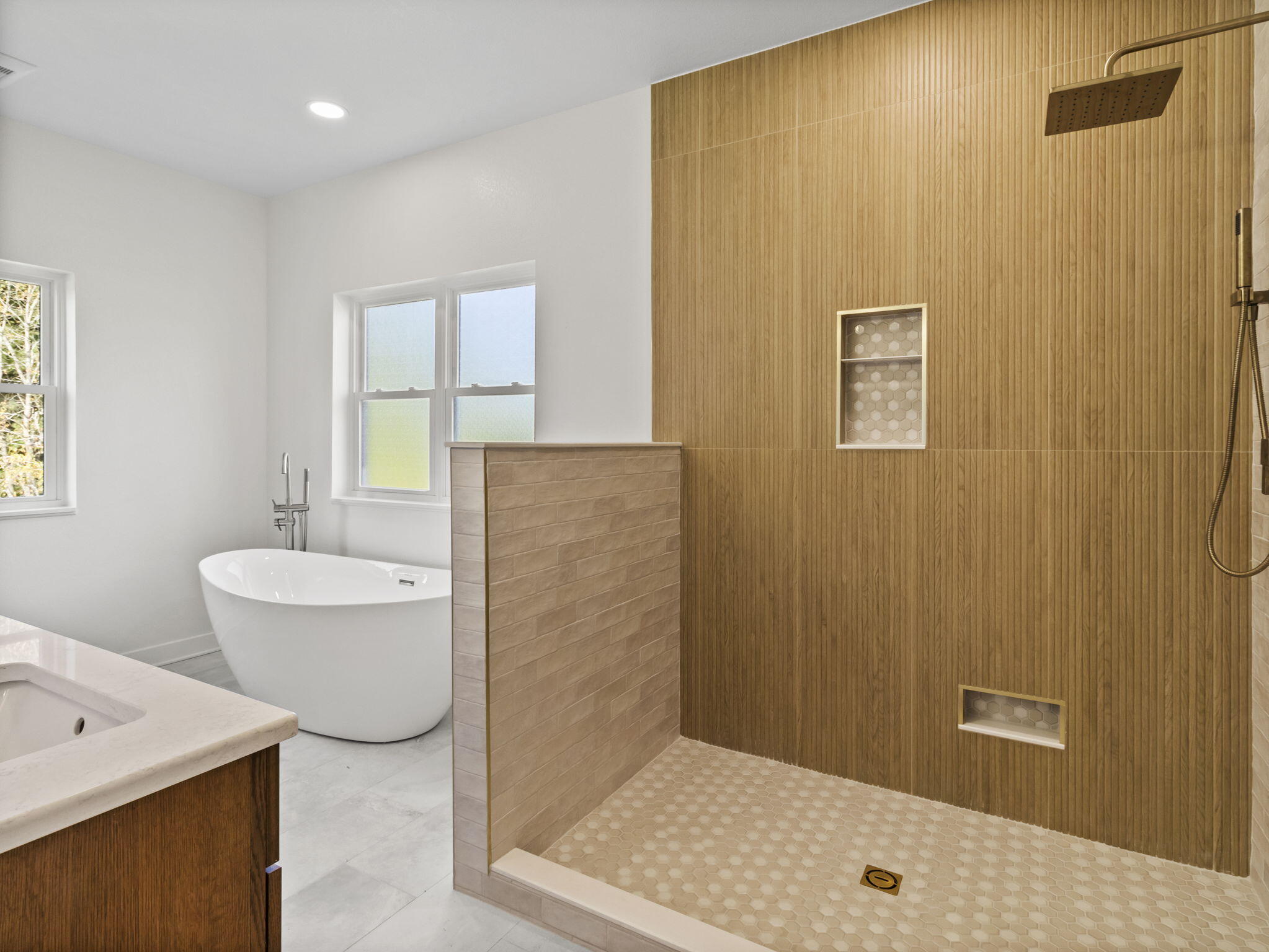 W151N11847 Mistletoe Road Germantown, WI 53022 - Photo 27 of 42 Master bath