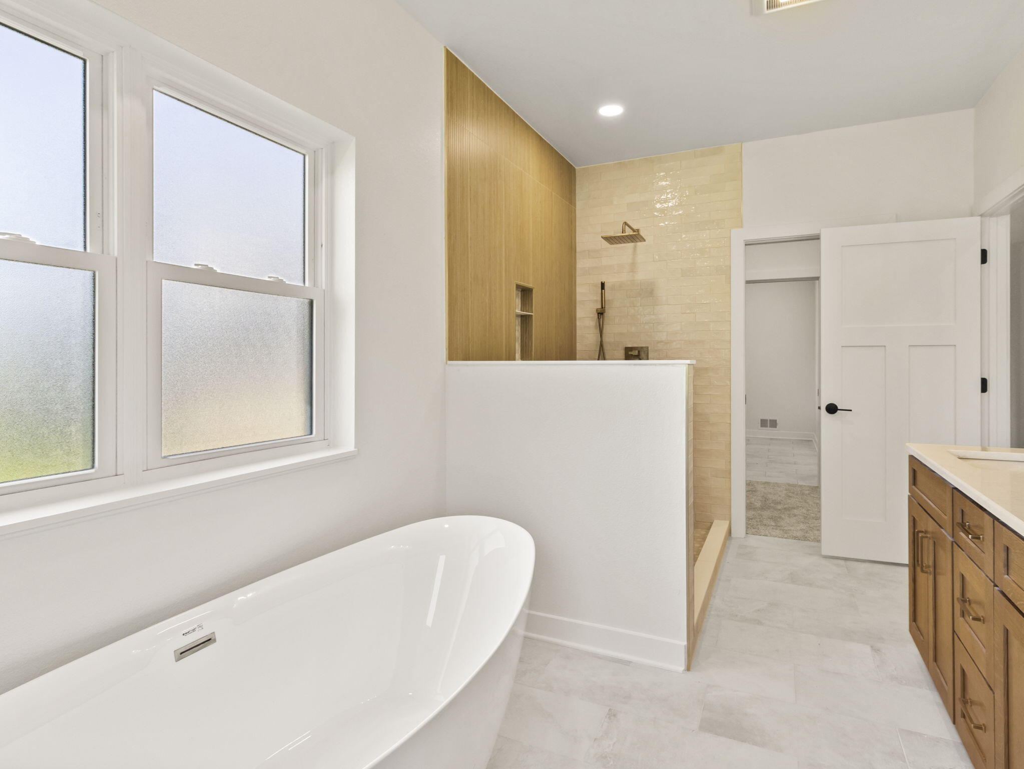 W151N11847 Mistletoe Road Germantown, WI 53022 - Photo 28 of 42 Master bath