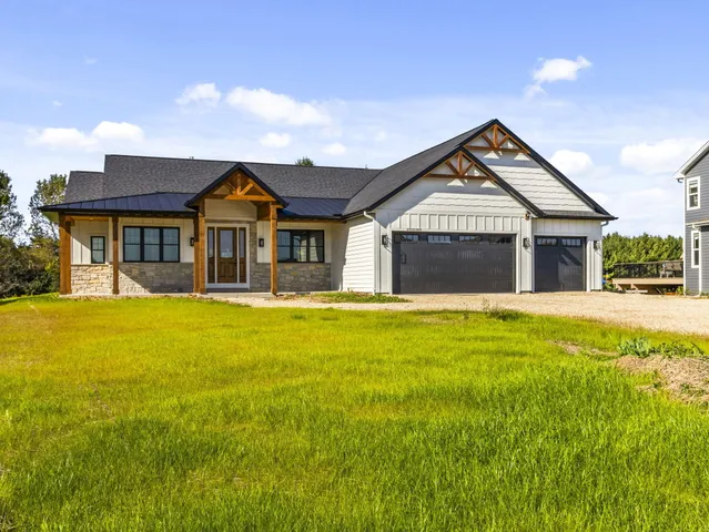 $899,900 | W151N11847 Mistletoe Road, Germantown, WI 53022