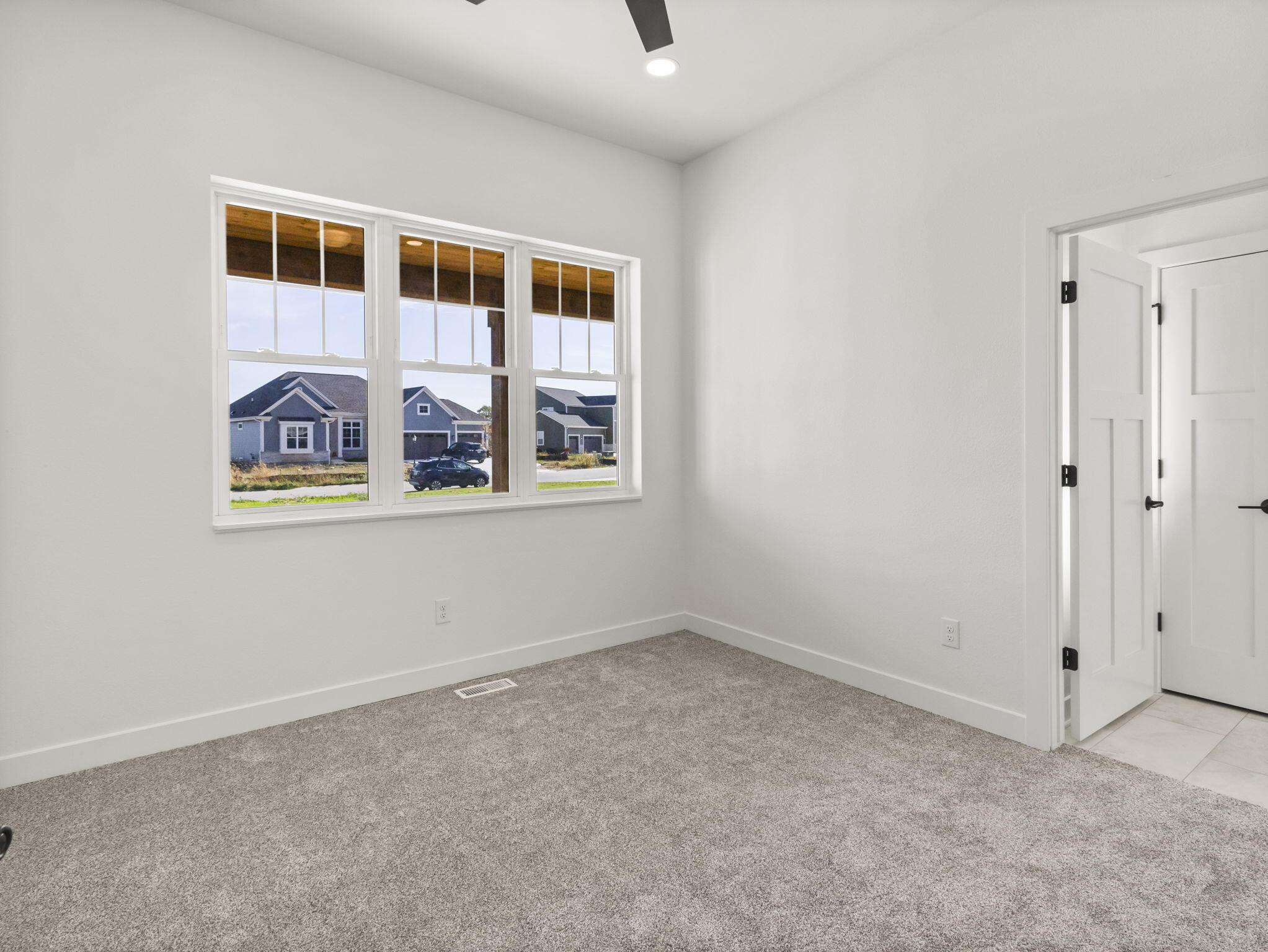 W151N11847 Mistletoe Road Germantown, WI 53022 - Photo 36 of 42 Bed 3