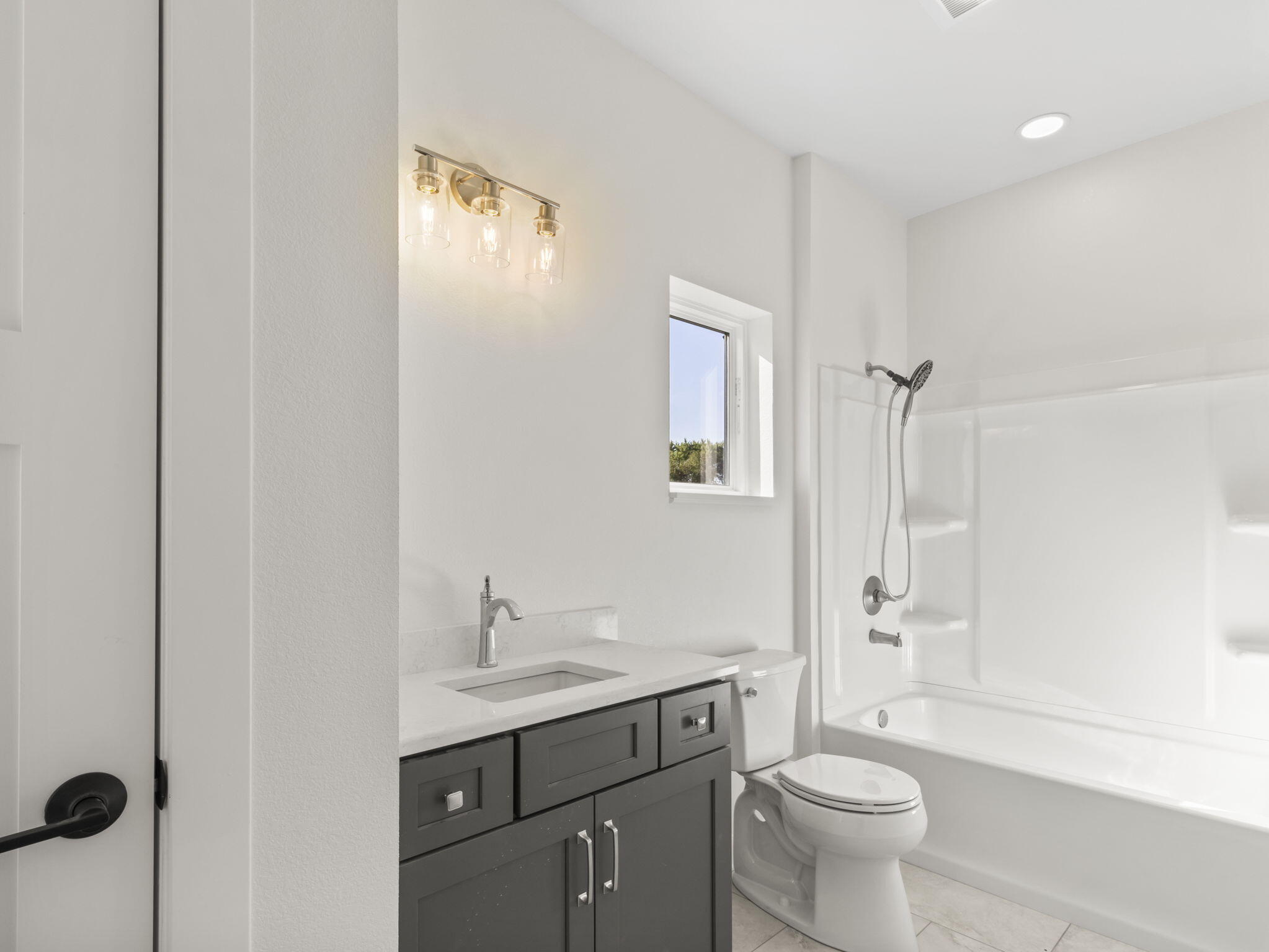 W151N11847 Mistletoe Road Germantown, WI 53022 - Photo 38 of 42 Bath 3