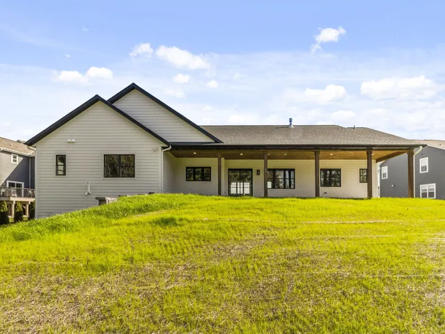 $899,900 | W151N11847 Mistletoe Road, Germantown, WI 53022