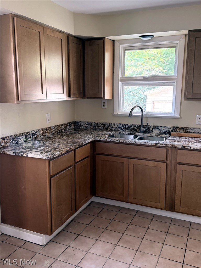 974 Elbon Road Cleveland Heights, OH 44121 - Photo 8 of 33 Gallery Image 8