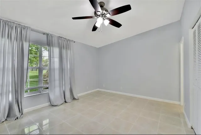 $369,900 | 5544 Lakewood Circle East, Unit E, Pompano Beach, FL 33063