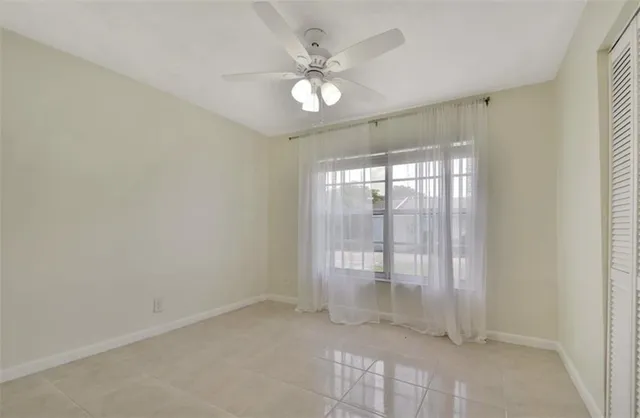 $369,900 | 5544 Lakewood Circle East, Unit E, Pompano Beach, FL 33063