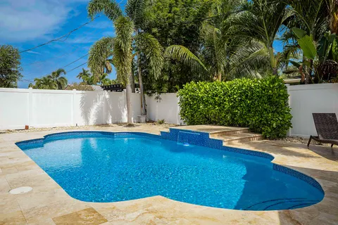 $998,000 | 2620 Northeast 53rd Street, Lighthouse Point, FL 33064