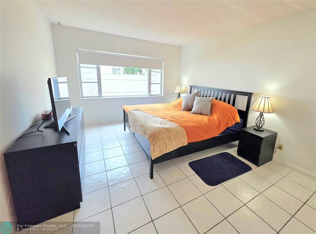 2230 Northeast 56th Place, Unit 208 Fort Lauderdale, FL 33308 - Photo 13 of 23 King bedding set