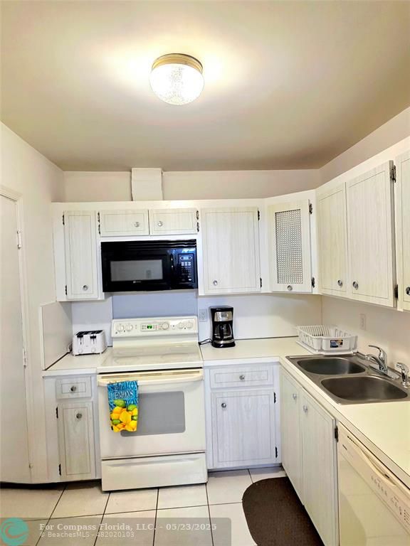 2230 Northeast 56th Place, Unit 208 Fort Lauderdale, FL 33308 - Photo 9 of 23