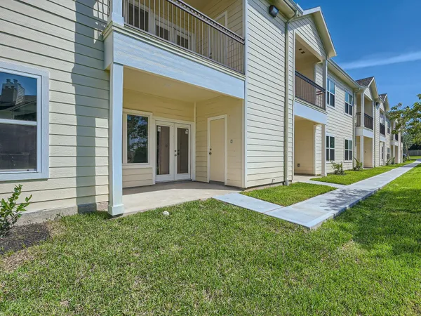 $189,900 | 12565 Melville Drive, Unit 311, Montgomery, TX 77356