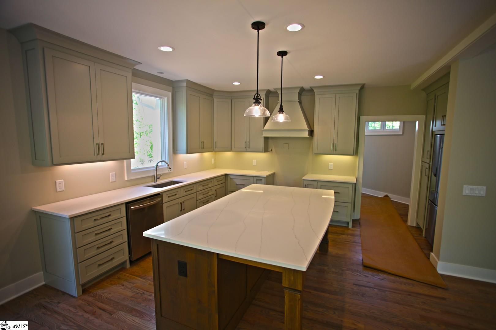 915 Four Views Court Seneca, SC 29672 - Photo 5 of 36 Gallery Image 5