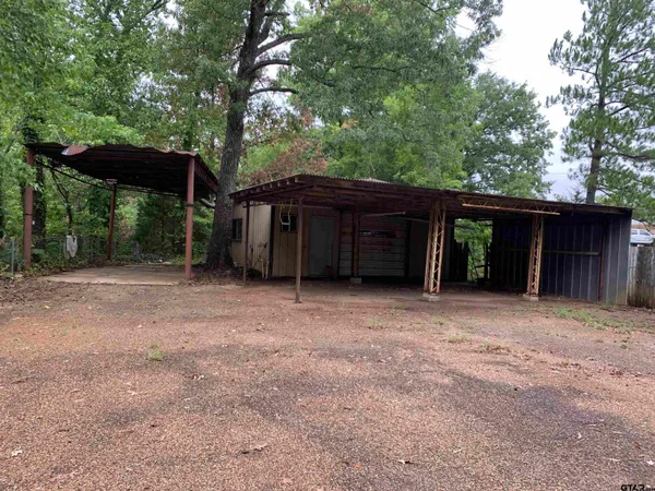 $1,800 | 15096 Highway 110, Whitehouse, TX 75791