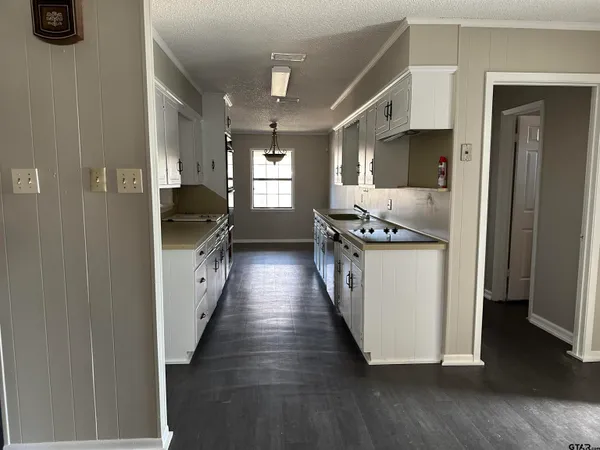 $1,800 | 15096 Highway 110, Whitehouse, TX 75791