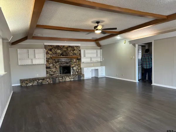$1,800 | 15096 Highway 110, Whitehouse, TX 75791