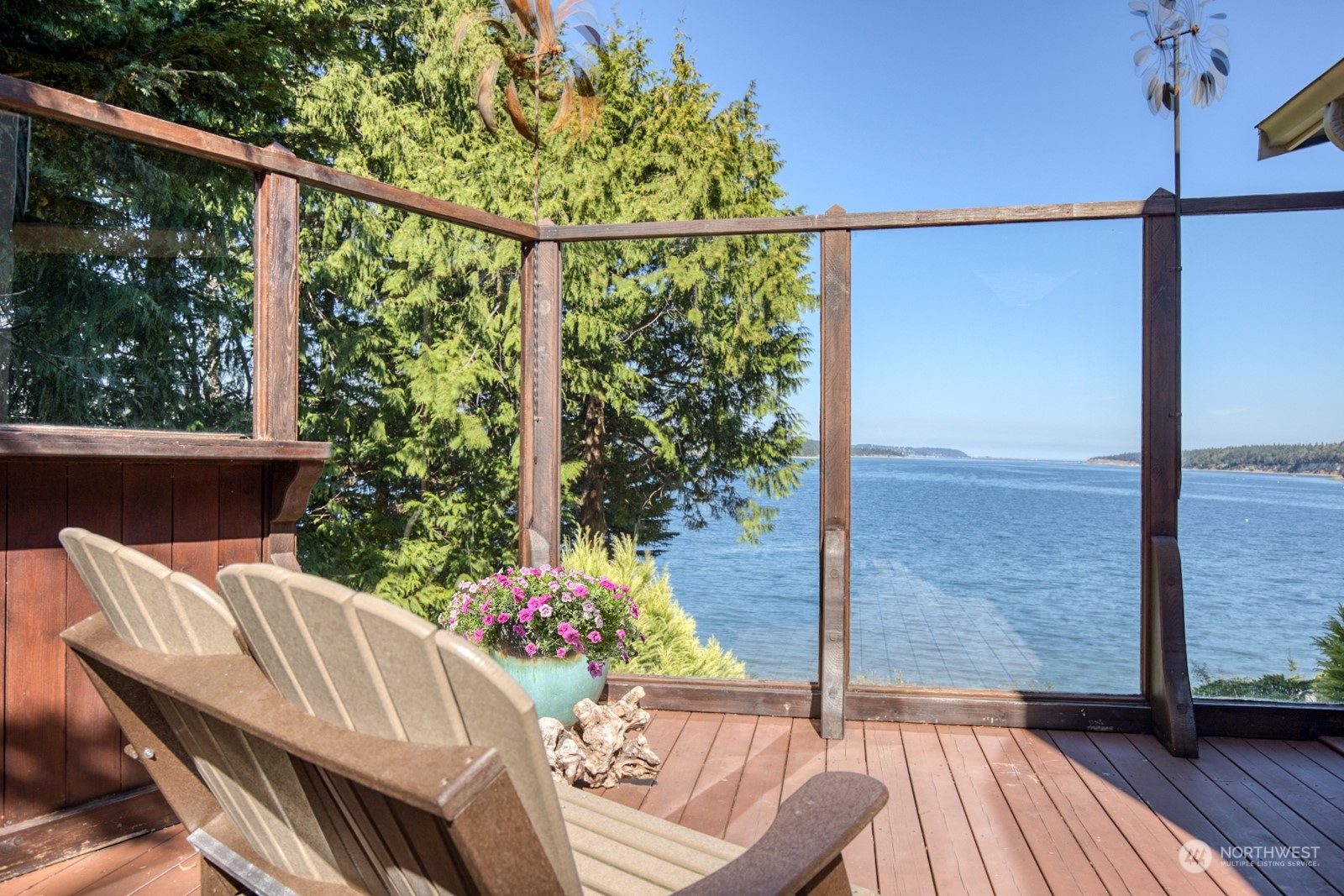 1161 Griffith Point Road Nordland, WA 98358 - Photo 10 of 38 a view of a balcony with chair
