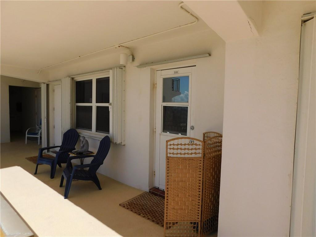 901 South Surf Road, Unit 306 Hollywood, FL 33019 - Photo 12 of 44 a living room with furniture