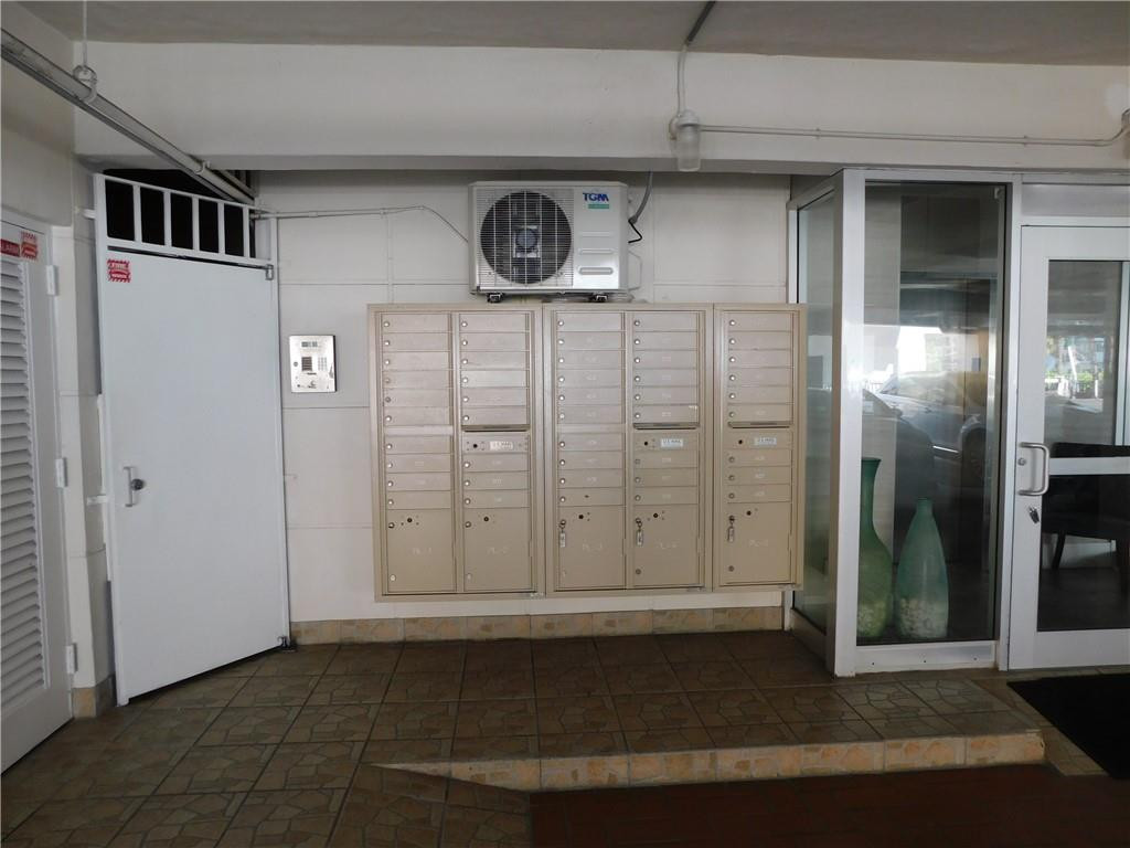 901 South Surf Road, Unit 306 Hollywood, FL 33019 - Photo 43 of 44 a view of a door