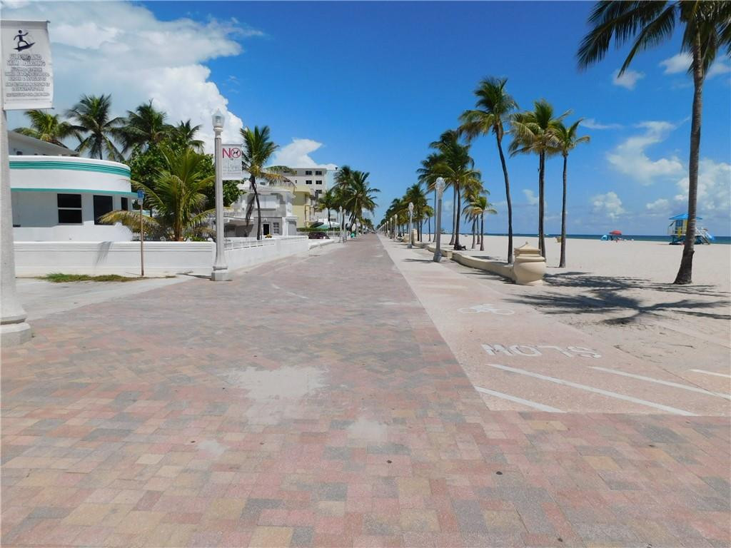 901 South Surf Road, Unit 306 Hollywood, FL 33019 - Photo 7 of 44 a view of a volley ball court