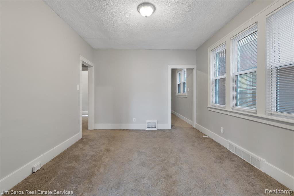 926-928 Nottingham Road Grosse Pointe Park, MI 48230 - Photo 18 of 51