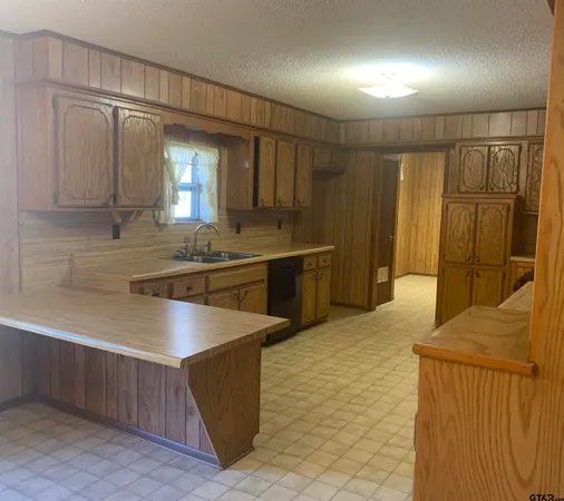 $1,500 | 304 6th Street Southwest, Bogata, TX 75417