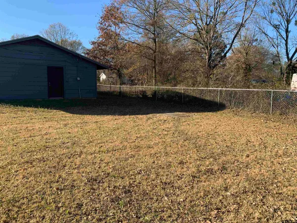 $1,500 | 304 6th Street Southwest, Bogata, TX 75417