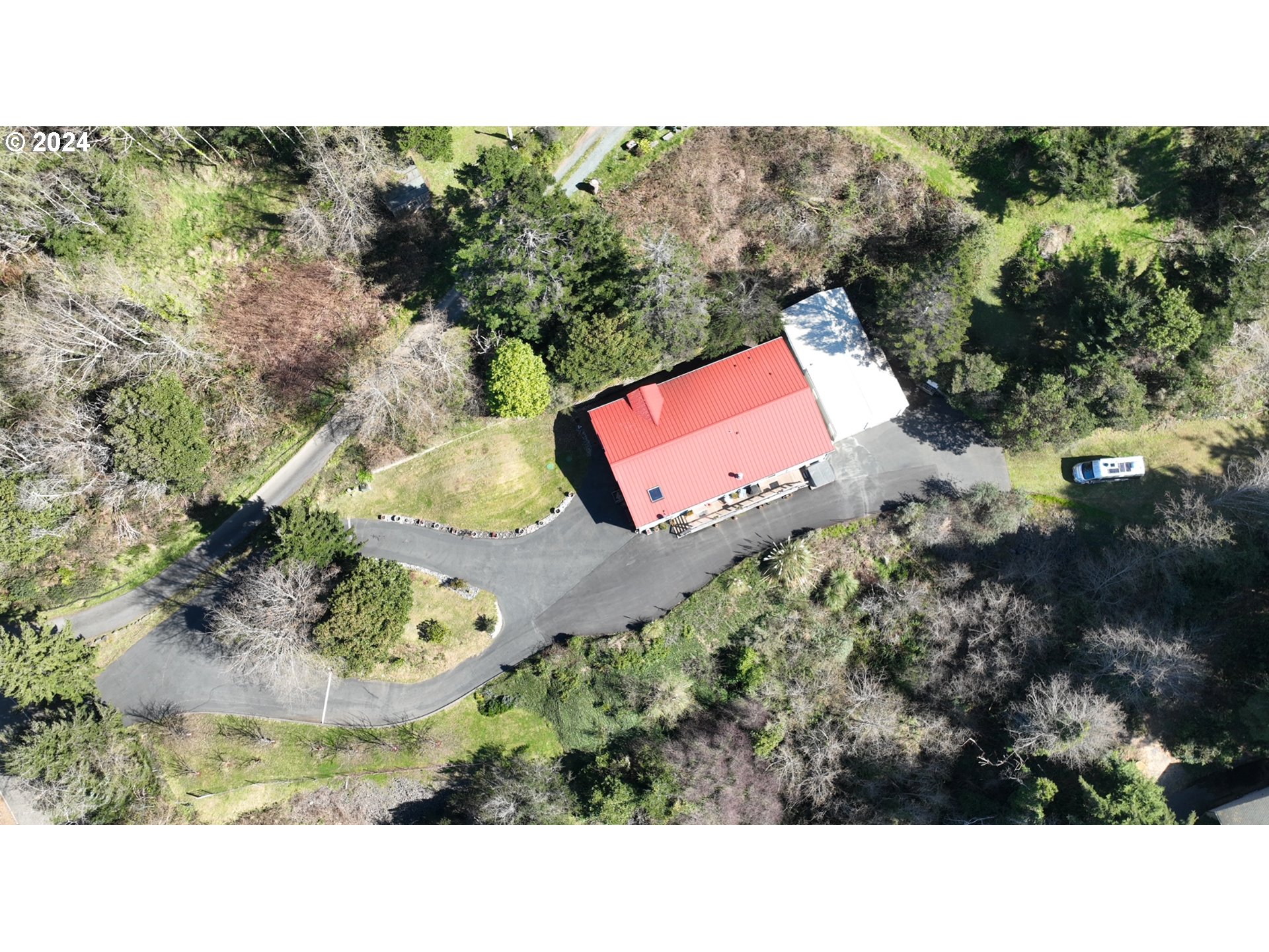 32877 Hillside Acres Road Gold Beach, OR 97444 - Photo 3 of 43 a picture of a park