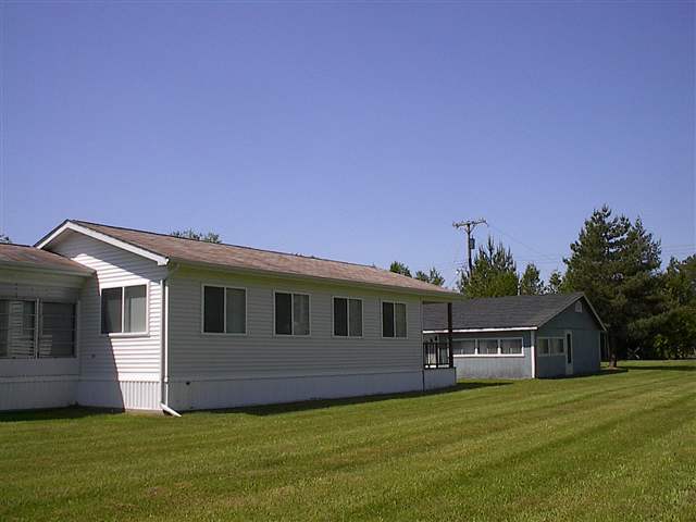 1733 South Lakeshore Road Carsonville, MI 48419 - Photo 2 of 11 31058561-1.JPG