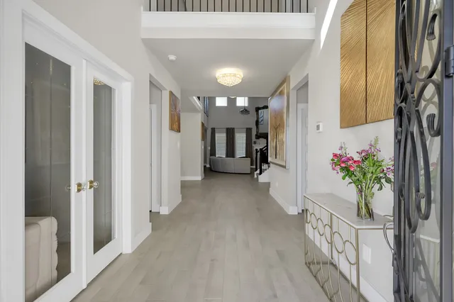 a view of entryway with interior