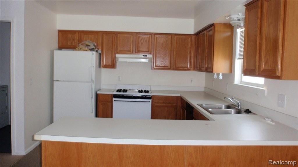 26829 Antique Road Trenton, MI 48183 - Photo 3 of 15 Antique Kitchen 1.jpg