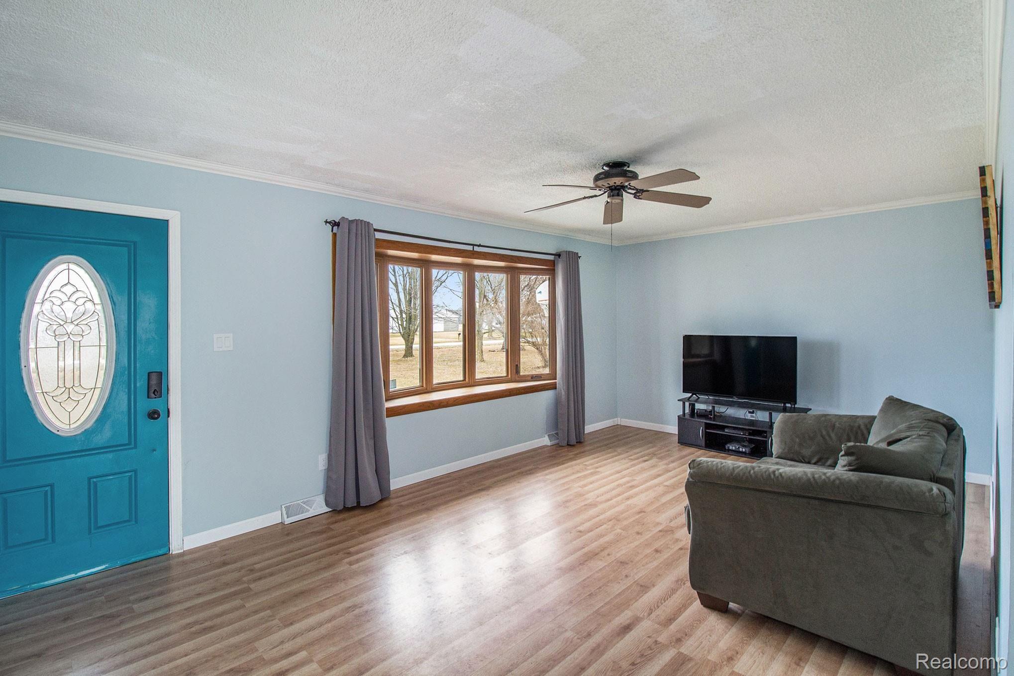 8447 Farrand Road Montrose, MI 48457 - Photo 11 of 27 2.jpg
