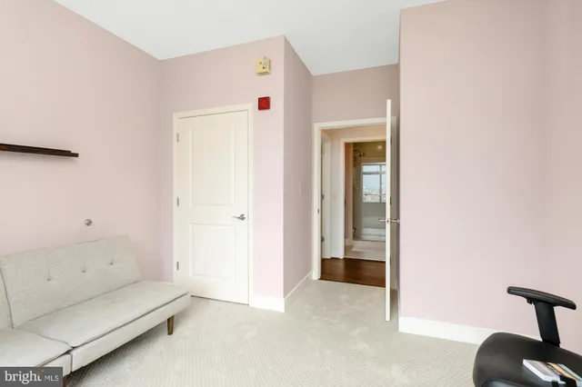 a view of livingroom with furniture