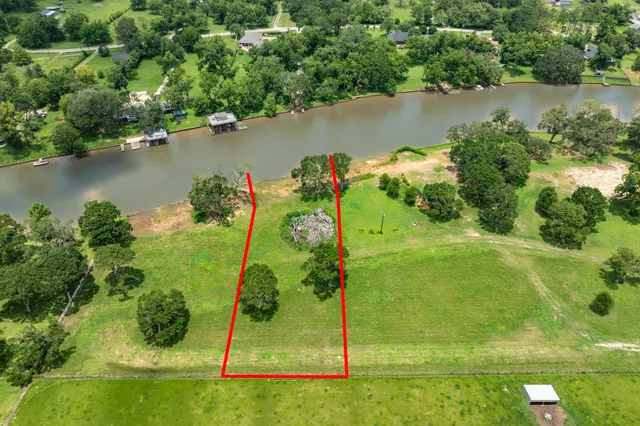 $199,900 | 3 County Road 344, Brazoria, TX 77422