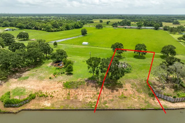 $199,900 | 3 County Road 344, Brazoria, TX 77422
