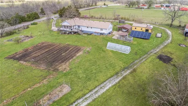 $670,000 | 471 County Road, Centerview, MO 64019