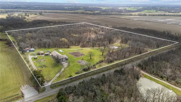 $670,000 | 471 County Road, Centerview, MO 64019